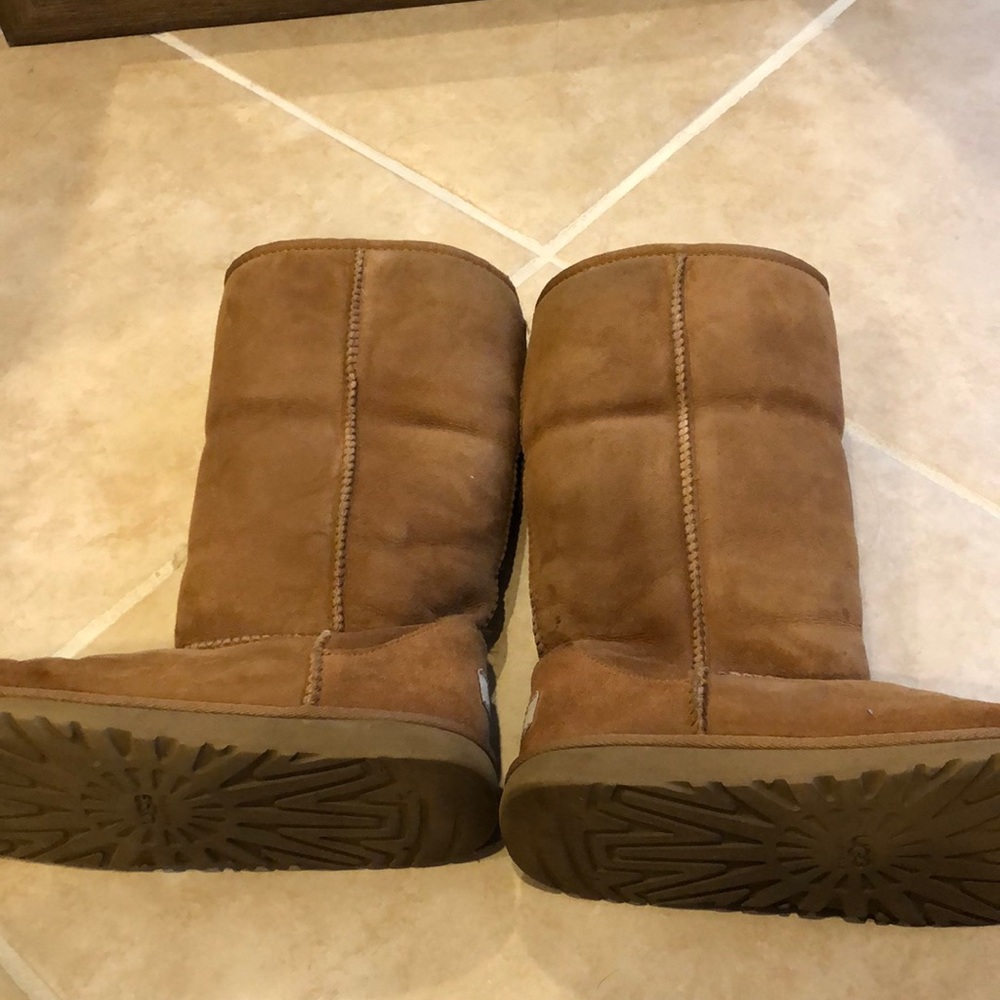 Ugg Boots - image 6